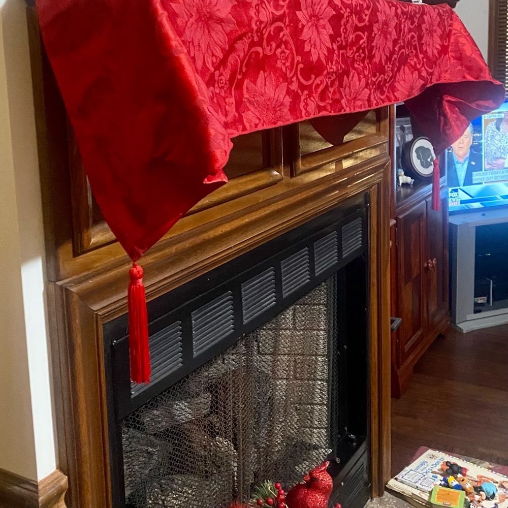 Mantle scarf/table runner